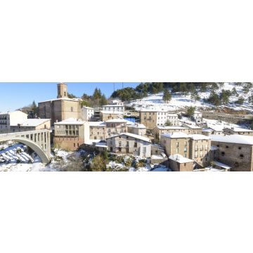 Lais Puzzle - Ortigosa de Cameros an einem verschneiten Tag, La Rioja, Spanien, Panorama - 1.000 Teile