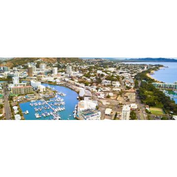 Lais Puzzle - Townsville Hafen Blick auf den Yacht Club Marina, The Strand und Castle Hill, Queensland, Australien, Panorama - 1.000 Teile