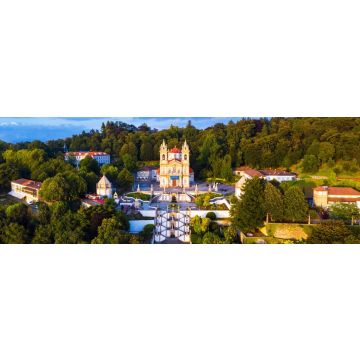 Lais Puzzle - Luftaufnahme der Kathedrale Bom Jesus do Monte in Braga, Portugal, am Abend, Panorama - 1.000 Teile