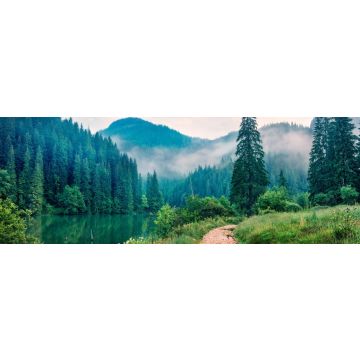 Lais Puzzle - Neblige Morgenszene des Lacu Rosu Sees. Foggy Sommer Sonnenaufgang in Harghita County, Rumänien, Europa. Schönheit der Natur Konzept Hintergrund, Panorama - 1.000 Teile