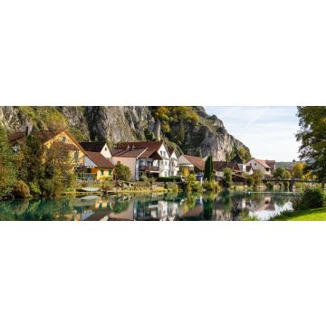 Lais Puzzle - Idyllischer Blick auf das Dorf Markt Essing in Bayern, Deutschland, mit der Altmühl und hohen Felsen, Panorama - 1.000 Teile