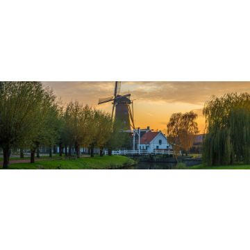 Lais Puzzle - Typisch holländische Landschaft mit einer Gracht und einer Windmühle bei Sonnenuntergang, in Etten-Leur, Nordbrabant, Panorama - 1.000 Teile