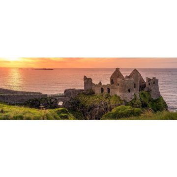 Lais Puzzle - Ruine des mittelalterlichen Dunluce Castle auf der Klippe bei herrlichem Sonnenuntergang, Wild Atlantic Way, Bushmills, County Antrim, Nordirland, Panorama - 1.000 Teile