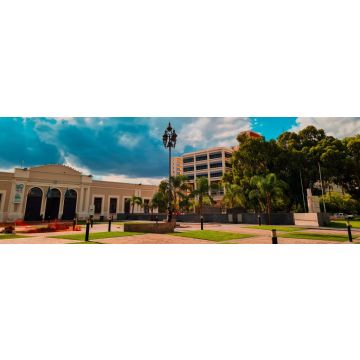 Lais Puzzle - Blick auf das Centro Cultural Estación San Martín. San Juan, Argentinien, Panorama - 1.000 Teile