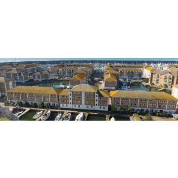 Lais Puzzle - Brighton Yachthafen mit Häusern, Booten und Yachten an einem schönen Tag in East Sussex England, Panorama - 1.000 Teile