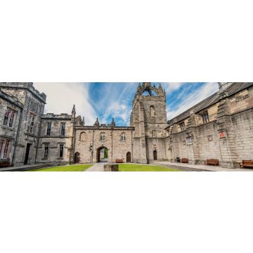 Lais Puzzle - Aberdeen University King's College Gebäude. Dies ist die älteste Universität in Aberdeen, Panorama - 1.000 Teile