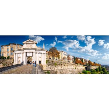 Lais Puzzle - Panoramablick auf "Porta San Giacomo" in der Altstadt von Bergamo an einem sonnigen Tag, Panorama - 1.000 Teile