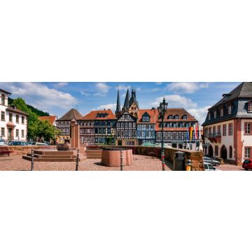Lais Puzzle - Altstadt von Gelnhausen mit Springbrunnen im Vordergrund, Hessen, Deutschland, Panorama - 1.000 Teile