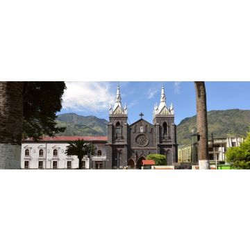 Lais Puzzle - Kirche der Jungfrau des Heiligen Wassers (Nuestra Señora del Agua Santa), Baños de Agua Santa, Ecuador, Panorama - 1.000 Teile
