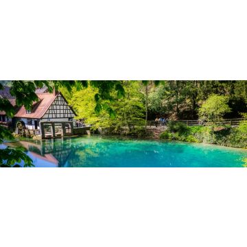 Lais Puzzle - Blick auf den Brunnen "Blautopf" in Blaubeuren, Baden Württemberg, Deutschland, Panorama - 1.000 Teile