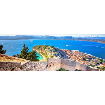 Lais Puzzle - Altstadt von Nafplion in Griechenland, Ansicht von oben mit Ziegeldächern, kleinem Hafen und der Burg von Bourtzi am Wasser des Mittelmeers, Panorama - 1.000 Teile