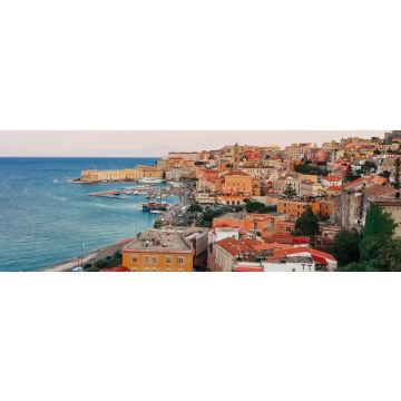 Lais Puzzle - Panorama-Seelandschaft mit Gaeta, Latium, Italien. Malerische historische Stadt mit alten Gebäuden, alten Kirchen, schönem Sandstrand und klarem blauem Wasser. Berühmtes Touristenziel an der Riviera di Ulisse, Panorama - 1.000 Teile