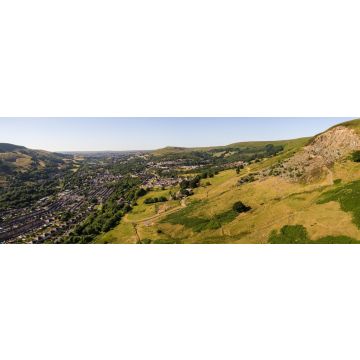 Lais Puzzle - Luftaufnahme von Häusern im walisischen Tal von Blaenau Gwent aus der Vogelperspektive, Panorama - 1.000 Teile