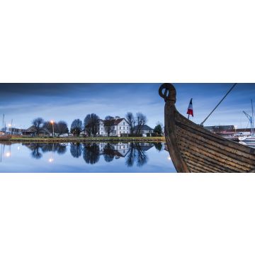 Lais Puzzle - Holzschiff am Kai von Carentan mit Spiegelungen im Wasser, Frankreich, Panorama - 1.000 Teile