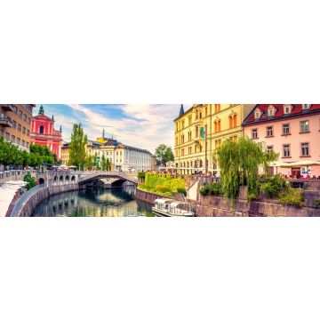 Lais Puzzle - Blick auf das Stadtbild am Flusskanal Ljubljanica in der Altstadt von Ljubljana. Ljubljana ist die Hauptstadt Sloweniens und ein bekanntes europäisches Touristenziel, Panorama - 1.000 Teile