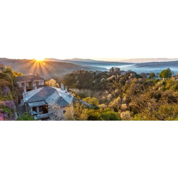 Lais Puzzle - Sonnenaufgang über dem malerischen Dorf Vitsa in der Region Zagori, Nordgriechenland, Panorama - 1.000 Teile