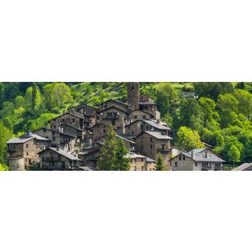 Lais Puzzle - Trockenes Steindorf auf einem Stufenhügel in Andorra, Panorama - 1.000 Teile