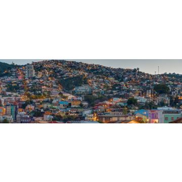 Lais Puzzle - Blick über einen der Hügel von Valparaiso in Chile in der Abenddämmerung, Panorama - 1.000 Teile