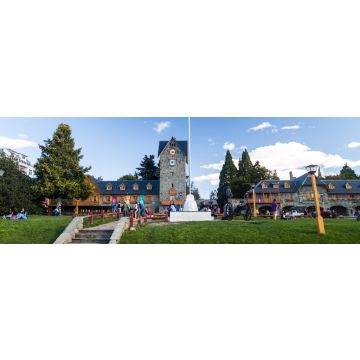 Lais Puzzle - Stadtzentrum auf einem Hauptplatz in Bariloche, Argentinien, Panorama - 1.000 Teile