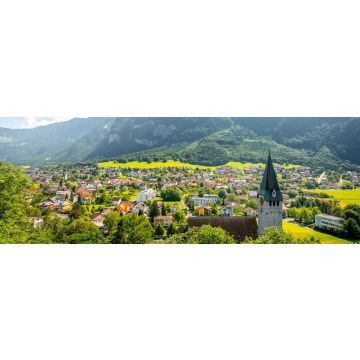 Lais Puzzle - Landschaftsaufnahme des Dorfes Balzers mit der Kirche des Heiligen Nikolaus in Liechtenstein, Panorama - 1.000 Teile