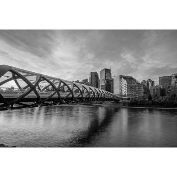 Lais Puzzle - Blick auf die Fußgängerbrücke über den Bow River in Calgary Alberta bei Sonnenaufgang in schwarz weiß - 2.000 Teile
