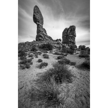 Lais Puzzle - Ausbalancierter Felsen im Arches-Nationalpark, Utah, USA in schwarz weiß - 2.000 Teile