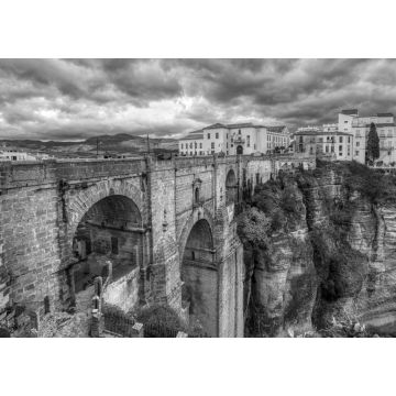 Lais Puzzle - Eine sehr alte römische Brücke in Ronda, Spanien in schwarz weiß - 1.000 Teile