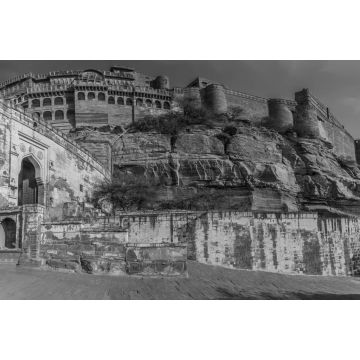 Lais Puzzle - Ein Panoramablick auf das Fort und die Altstadt oberhalb der blauen Stadt Jodhpur, Rajasthan, Indien, am späten Nachmittag in schwarz weiß - 2.000 Teile
