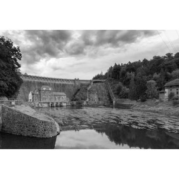 Lais Puzzle - Staudamm am Fluss Bobr und Wasserkraftwerk in Pilchowice bei Jelenia Gora in Polen in schwarz weiß - 2.000 Teile