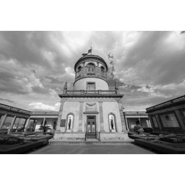 Lais Puzzle - Das Schloss Chapultepec wurde 1864 im neoklassischen Stil auf dem Chapultepec-Hügel in Mexiko-Stadt CDMX, Mexiko, erbaut. in schwarz weiß - 2.000 Teile