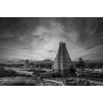 Lais Puzzle - Virupaksha-Tempel in den Ruinen der alten Stadt Vijayanagar in Hampi, Karnataka, Indien in schwarz weiß - 2.000 Teile