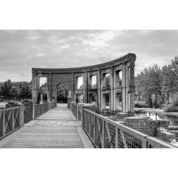 Lais Puzzle - Blick auf ein Industrierelikt im Bürgerpark, Saarbrücken, Deutschland. in schwarz weiß - 2.000 Teile
