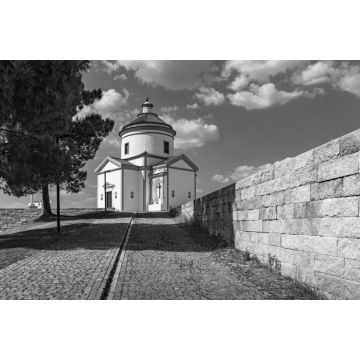 Lais Puzzle - Kapelle des Kalvarienbergs in Portalegre, Portugal in schwarz weiß - 2.000 Teile