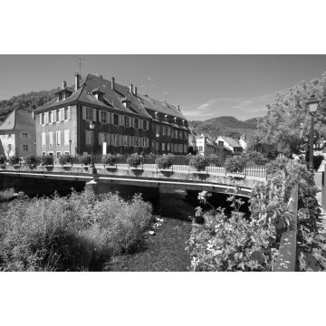 Lais Puzzle - Flussübergang Thann , Elsass in schwarz weiß - 2.000 Teile