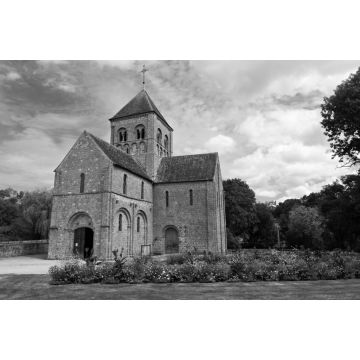 Lais Puzzle - Romanische Kirche in Domfront, Normandie, Frankreich in schwarz weiß - 2.000 Teile