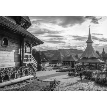 Lais Puzzle - Blick auf das Barsana-Kloster in der Region Maramures, Rumänien in schwarz weiß - 1.000 Teile
