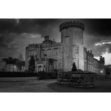 Lais Puzzle - Dromoland Castle im Westen Irlands in der Abenddämmerung in schwarz weiß - 2.000 Teile