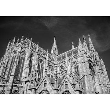 Lais Puzzle - Teilansicht der Kathedrale von Oostende in Belgien von unten in schwarz weiß - 1.000 Teile