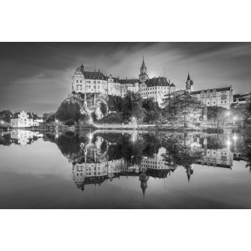 Lais Puzzle - Sigmaringen, Deutschland. Baden-Württemberg und königliches Schloss Sigmaringen auf dem Felsen über dem Donauufer in schwarz weiß - 2.000 Teile