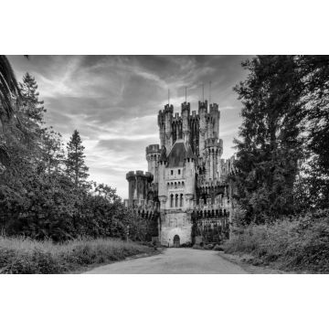 Lais Puzzle - das verwunschene Schloss von Butron in Bilbao, Spanien in schwarz weiß - 2.000 Teile