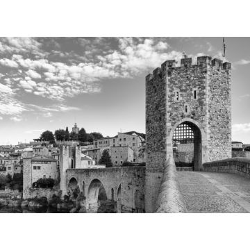 Lais Puzzle - mittelalterliche Brücke in dem Dorf Besalu in Girona, Katalonien, Spanien in schwarz weiß - 1.000 Teile