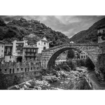 Lais Puzzle - Pont Sant Martin, Aostatal in schwarz weiß - 500, 1.000 & 2.000 Teile