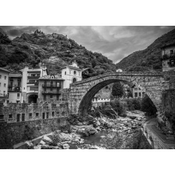 Lais Puzzle - Pont Sant Martin, Aostatal in schwarz weiß - 1.000 Teile