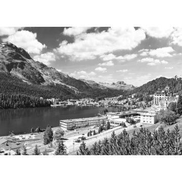 Lais Puzzle - Das mondäne Sankt Moritz mit Moritzsee und Bergen in schwarz weiß - 1.000 Teile