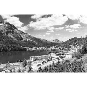 Lais Puzzle - Das mondäne Sankt Moritz mit Moritzsee und Bergen in schwarz weiß - 2.000 Teile