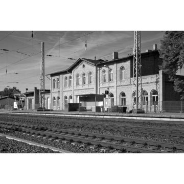 Lais Puzzle - Grossraeschen Bahnhof in schwarz weiß - 2.000 Teile