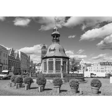 Lais Puzzle - Blick auf den Schwer-Marktplatz in der Altstadt von Wismar, Deutschland. in schwarz weiß - 500, 1.000 & 2.000 Teile