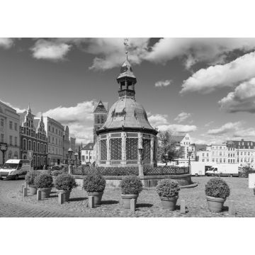 Lais Puzzle - Blick auf den Schwer-Marktplatz in der Altstadt von Wismar, Deutschland. in schwarz weiß - 1.000 Teile