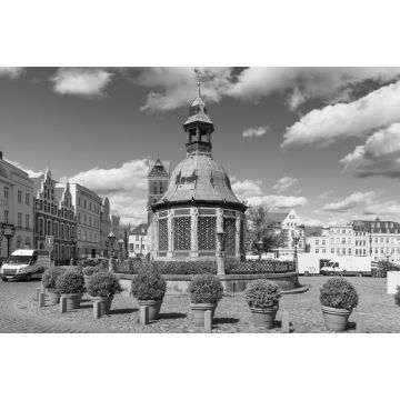 Lais Puzzle - Blick auf den Schwer-Marktplatz in der Altstadt von Wismar, Deutschland. in schwarz weiß - 2.000 Teile