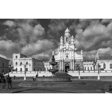 Lais Puzzle - Kirche und Platz Sangolquí, Ecuador in schwarz weiß - 2.000 Teile